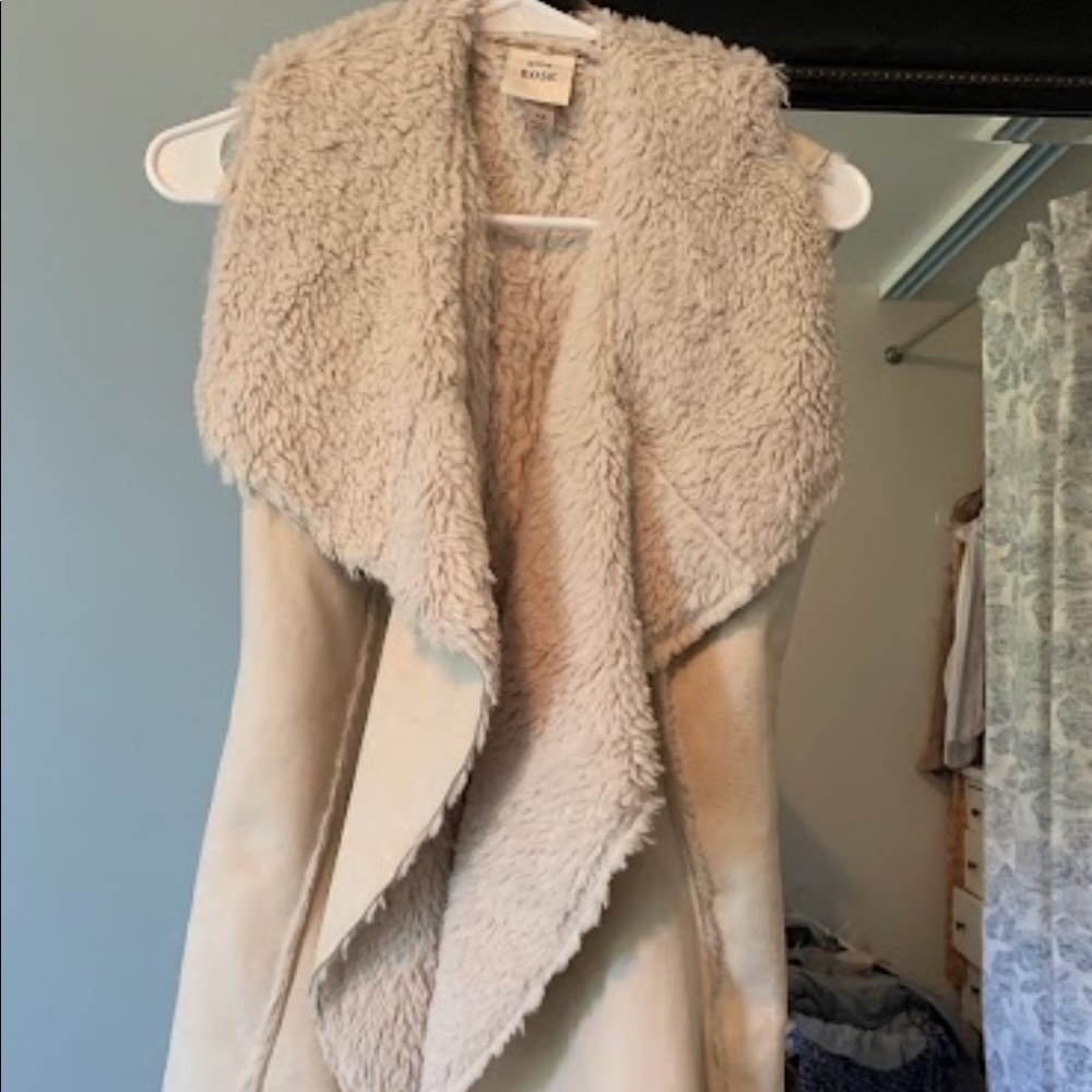 Fur vest